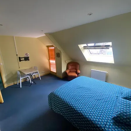 1 - Les Moulins Apartment *